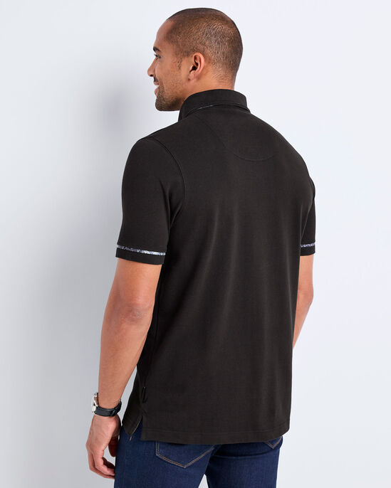 Guinness™ Short Sleeve Pocket Polo Shirt