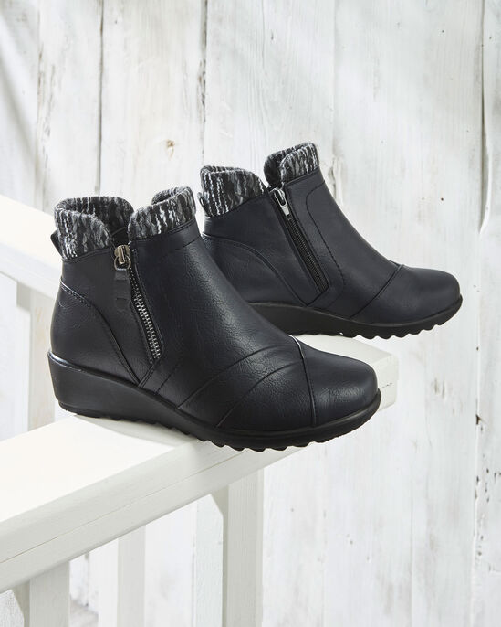 Flexisole Knitted Collar Boots