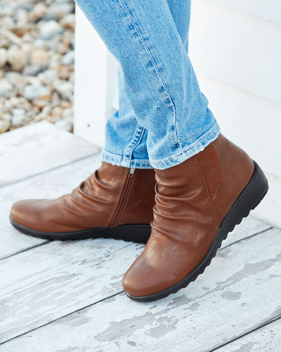 Flexisole Rouched Boots