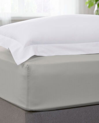 200 Thread Count Plain Dyed Fitted Sheet