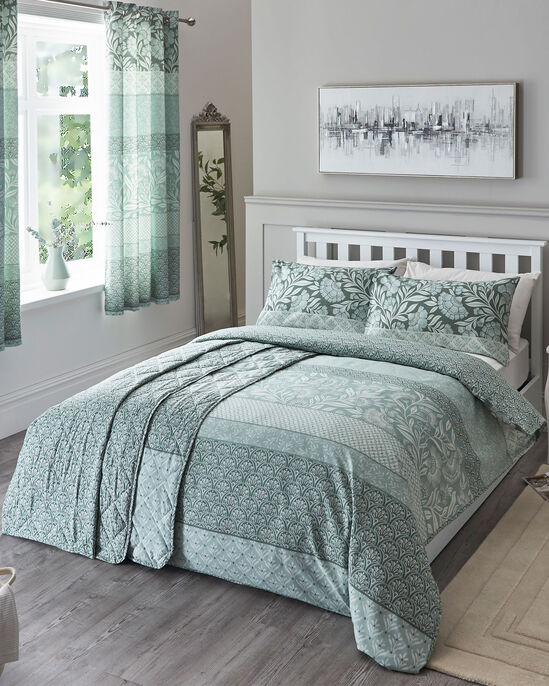 Elizabeth Bedspread