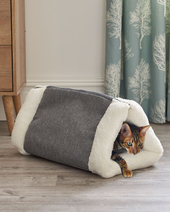 Snuggle Plush 2 in 1 Cat Comfort Den