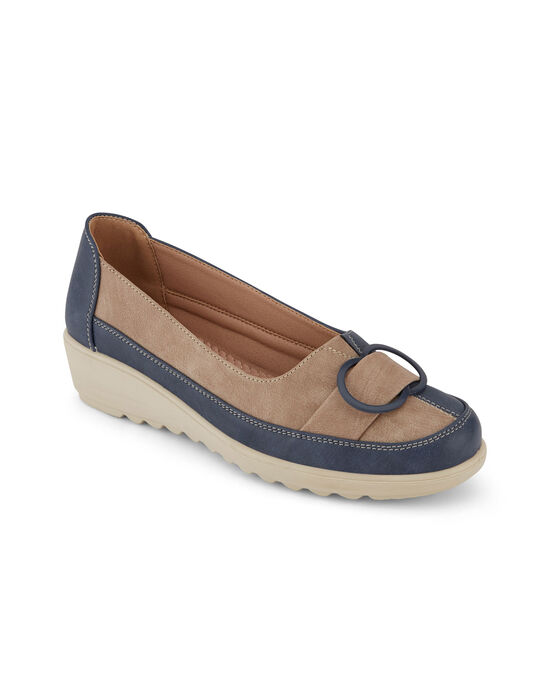 Soft Step Contrast Buckle Shoes