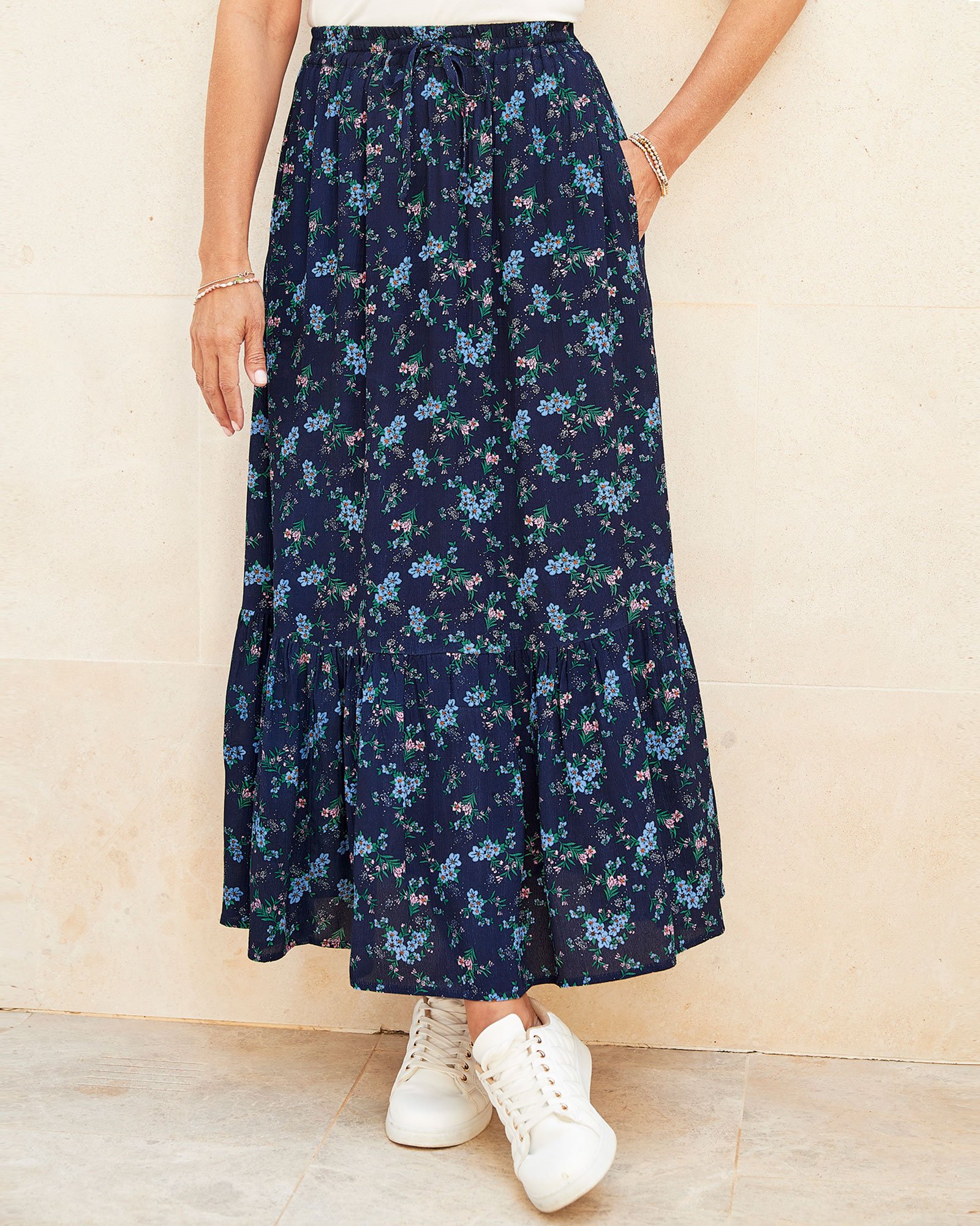 Size 8 Navy Print Pull On Maxi Skirt
