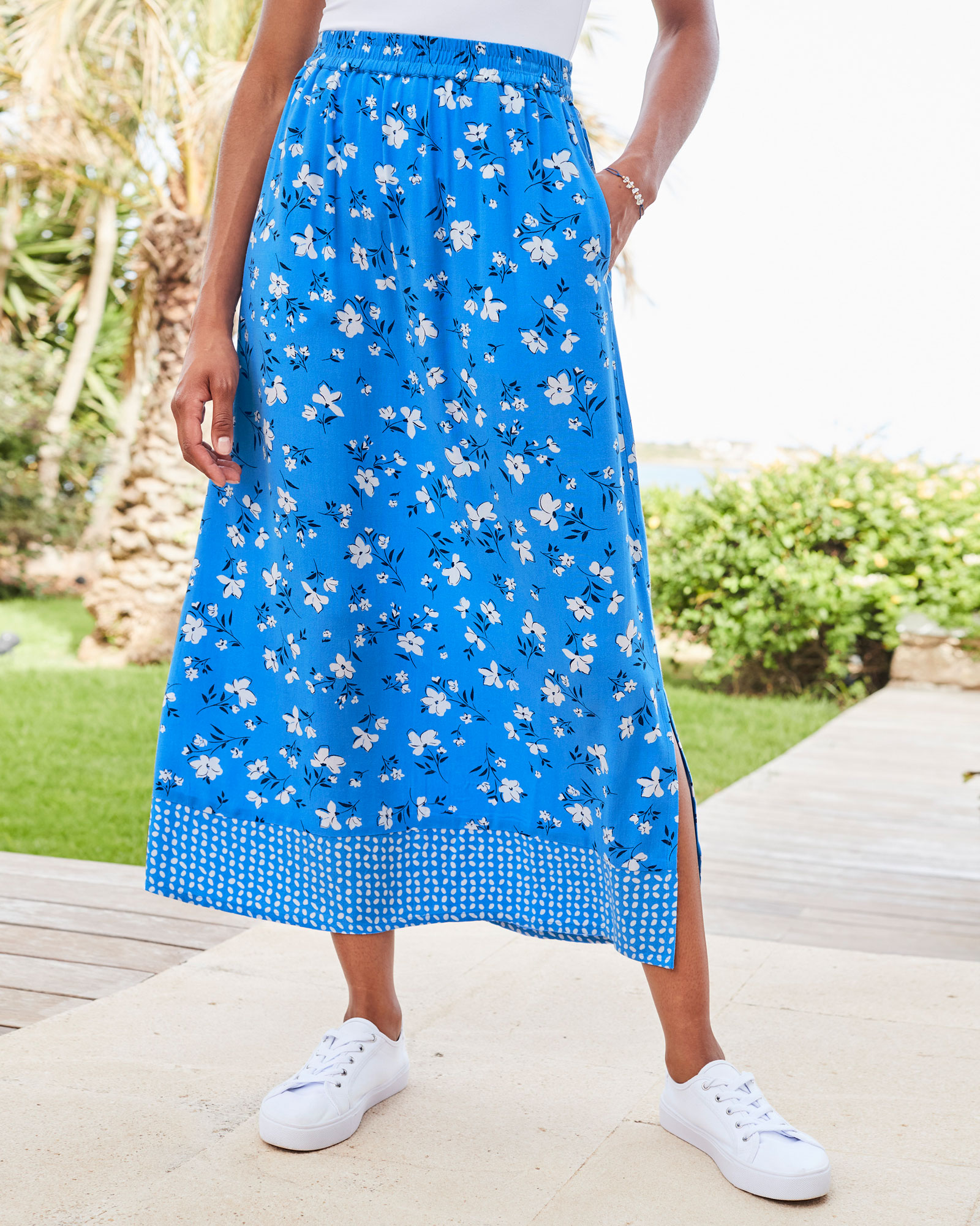 Midi skirt with pockets in bulk clearance